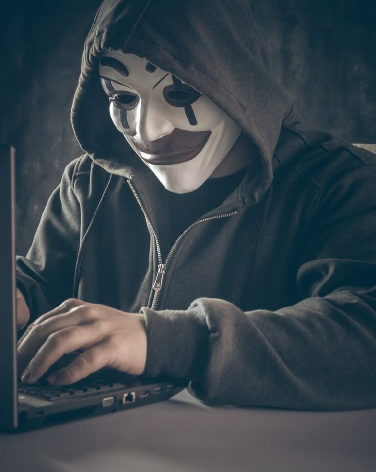SMS-Bankbetrug: Warnung vor Phishing-Nachrichten und Kontobetrug.
